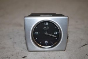 17808227 – 4H0919204H – Uhr