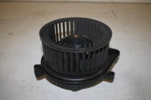 17827164 – 8E2820021E – Heizung Belüftungsmotor