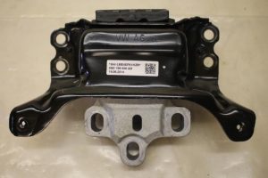 17797890 – 5Q0199555AD – Gearbox mount