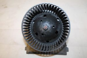 17794588 – 8D2819021A – Heating and ventilation fan motor