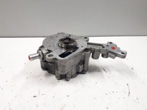 19060490 – 038145209M – Mechanical fuel pump