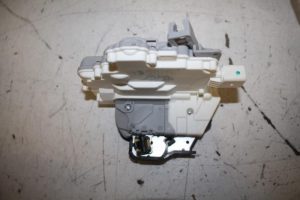 17815183 – 4F1837016A – Deurslot Mechaniek 4Deurs rechts-voor
