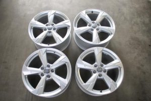 17829048 – 4K0601025D8Z8 – Velgen set
