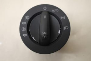 17796899 – 4F1941531D5PR – Licht Schalter