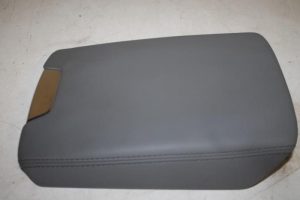 17827366 – 4K0864207CPCN – Armlehne