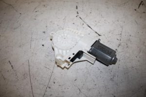 17813278 – 8T0959802B – Raammotor Portier