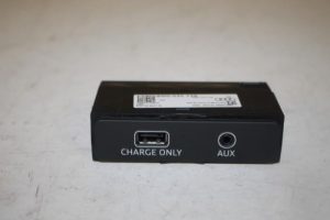 17818341 – 8W0035726 – AUX / USB-Anschluss