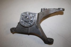 17817812 – 4H0399114E – Gearbox mount