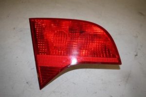 17827335 – 8E9945093A – Achterlicht links