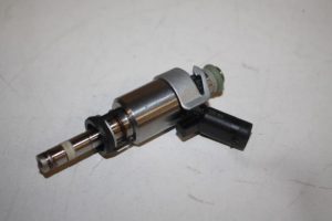 17827765 – 06H906036N – Injector (petrol injection)