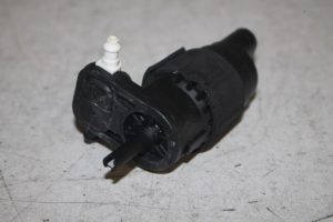 17807726 – 8K9955647 – Ruitensproeierpomp voor