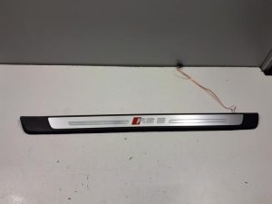 20228987 – 8W0947418C9B9 – Afdeklijst dorpel rechts