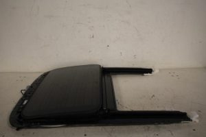 17815910 – 4F0877071D – Sunroof