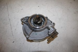 17824843 – 057145100AH – Vacuum pump (diesel)
