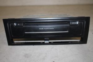 17821378 – 8T1035652D – Multi-media control unit