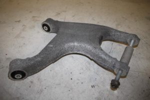 17823218 – 8K0505312J – Draagarm onder rechts-achter