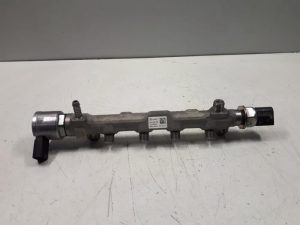 21652304 – 04L130089G – Kraftstoffverteiler