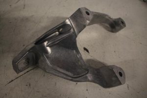 17811616 – 4M0399403F – Steun (diversen)