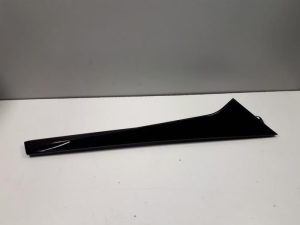 19403124 – 4M8854872C5FQ – Achterspoiler