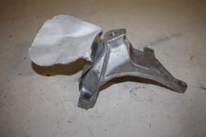 17819177 – 4G0199308AC – Motorsteun