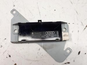 18924733 – 4F9035225AA – Antennenverstärker