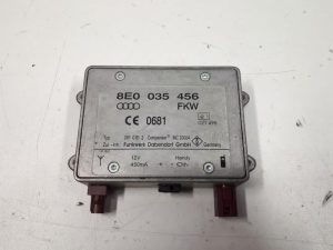 20293015 – 8E0035456B – Radioverstärker