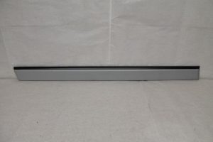 17786143 – 4D0853962JGRU – Portierbeschermer 4deurs rechts-achter