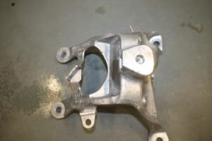 17820768 – 4H0199308AK – Motorsteun