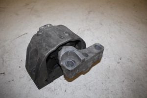 17823039 – 1J0199262CL – Motorsteun