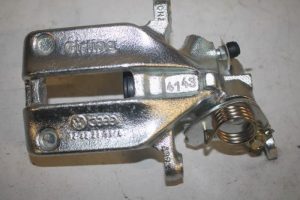 17804205 – 447615423 – Remklauw (Tang) links-achter