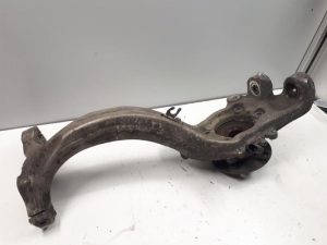 20213261 – 4E0407254Q – Fusee rechts-voor