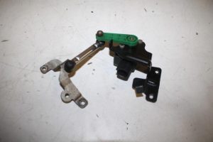 17826350 – 8J0941308A – Xenon hoogteregelaar