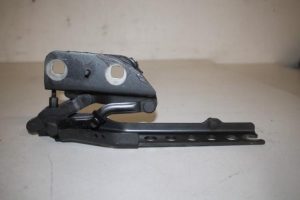 17817520 – 4E0823302F – Bonnet Hinge