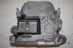 17808887 – 4G0399153A – Gearbox mount