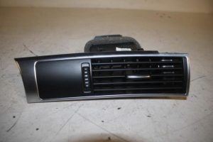 17807496 – 4F2820902DH77 – Luchtrooster Dashboard