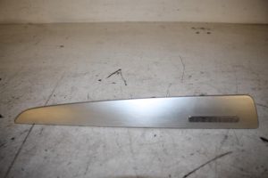 17813064 – 8R18531901NK – Dashboard sierlijst