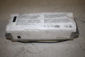 17807035 – 8E0880204C – Airbag rechts (Armaturenbrett)