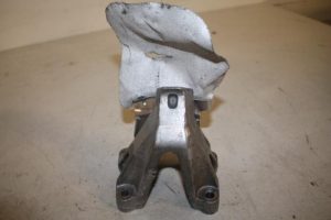 17805382 – 8K0199307BJ – Motorsteun