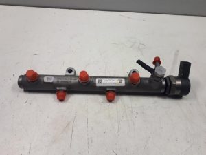 21474101 – 059130090AH – Kraftstoffverteiler