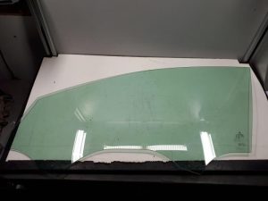 21796565 – 5G4845201B – Door window 4-door, front left