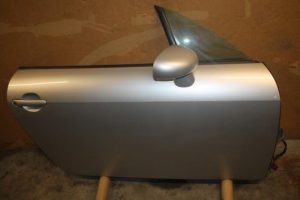 17799366 – 8N0831052C – Portier 2Deurs rechts