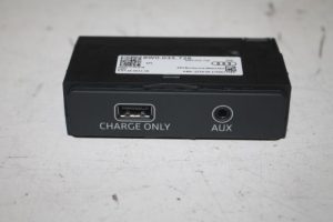 17809992 – 8W0035726 – AUX / USB-Anschluss