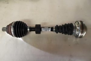 17794509 – 5Q0407271BM – Aandrijfas links-voor