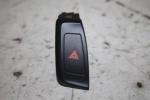 17816751 – 8K1941509V10 – Paniekverlichtings Schakelaar