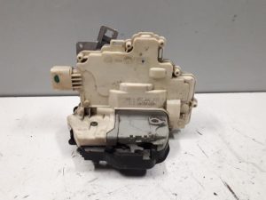 18744254 – 4F2837015 – Türschlossmechanik 4-türig links vorne