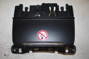 17816464 – 8K0857951V10 – Aschenbecher vorne