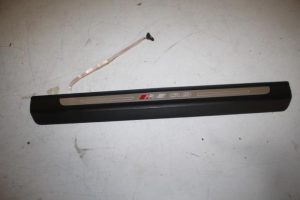 17828962 – 4M8947406B – Dorpel rechts