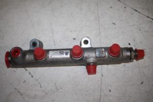 17807438 – 059130090BS – Kraftstoffverteiler