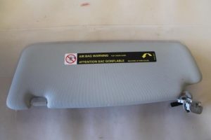 17793023 – 8U0857552DFT9 – Zonneklep