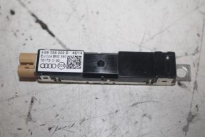 17810351 – 4G9035225B – Antennenverstärker